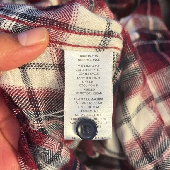 Beach Lunch Lounge Flannel
Shirt Women Size S/P Plaid Collared Button Up - Picture 7 of 7